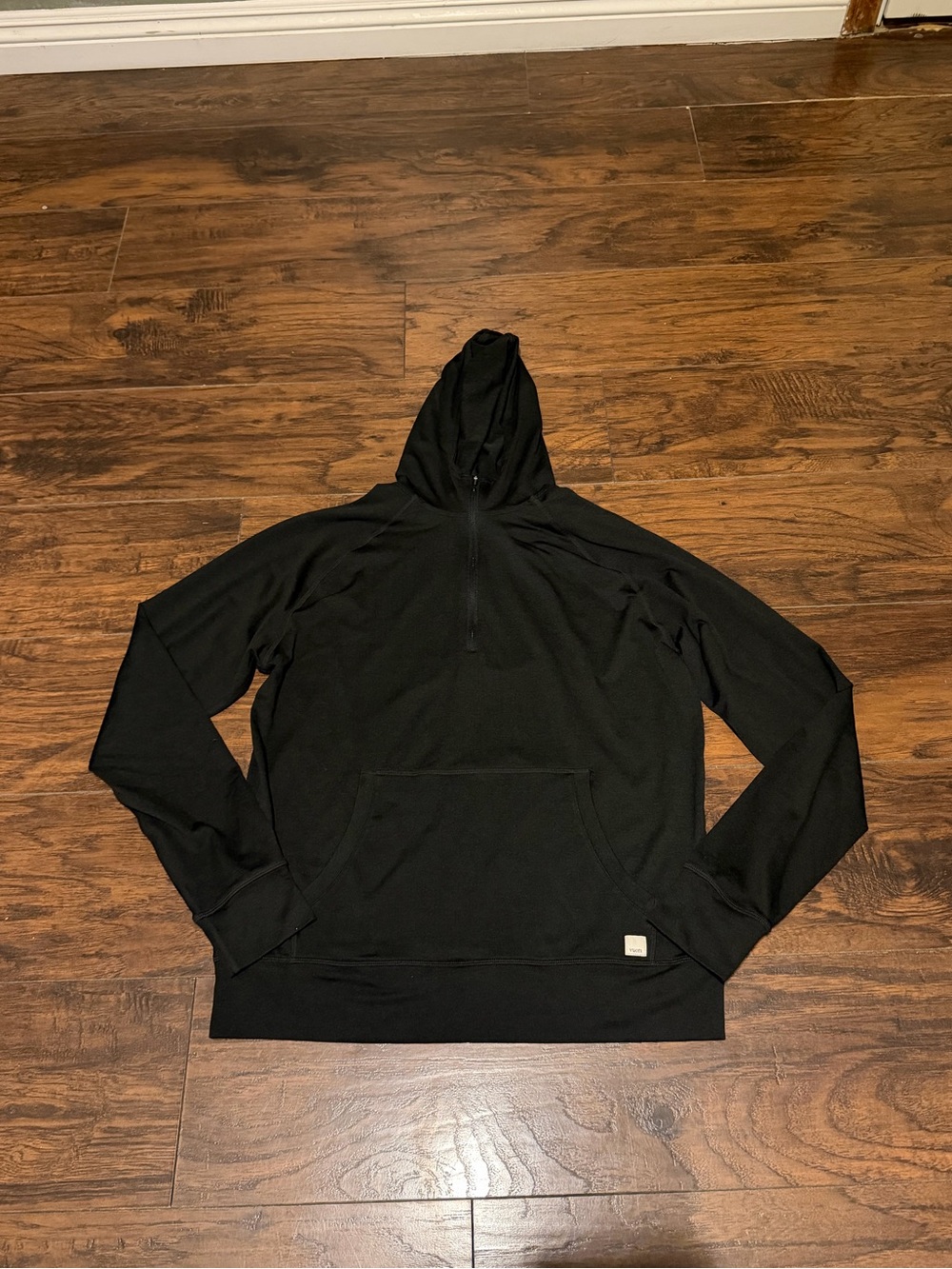 Vuori men’s black ponto performance 1/2 lightweight hoodie size M